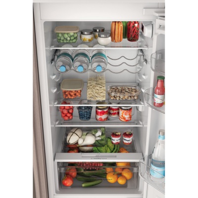 Indesit Integrated Fridge Freezer Low Frost INC18D011B1